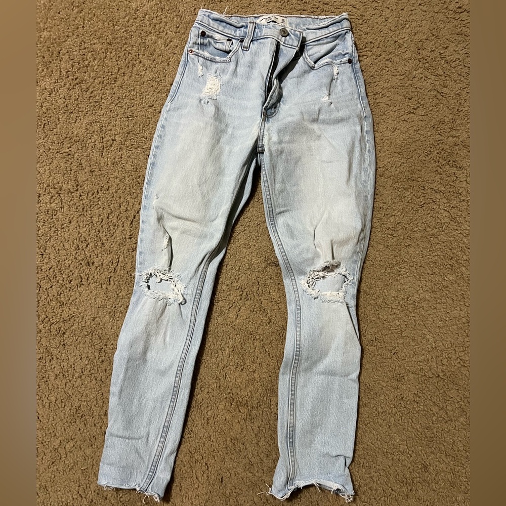 Women’s high rise distressed jeans